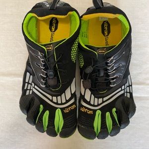 Vibram ‘Fivefingers’ shoes, size 45 (size 12)